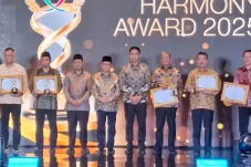 Terima Harmony Award dari Menag, Pemprov Kaltim Dinilai Sukses Jalankan Program Perjalanan Religi Lintas Agama