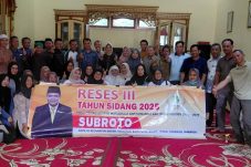 Reses Bersama di Talisayan, Subroto dan Syarifatul Sya’diah Serap Keluhan Infrastruktur Hingga Fasilitas Sekolah