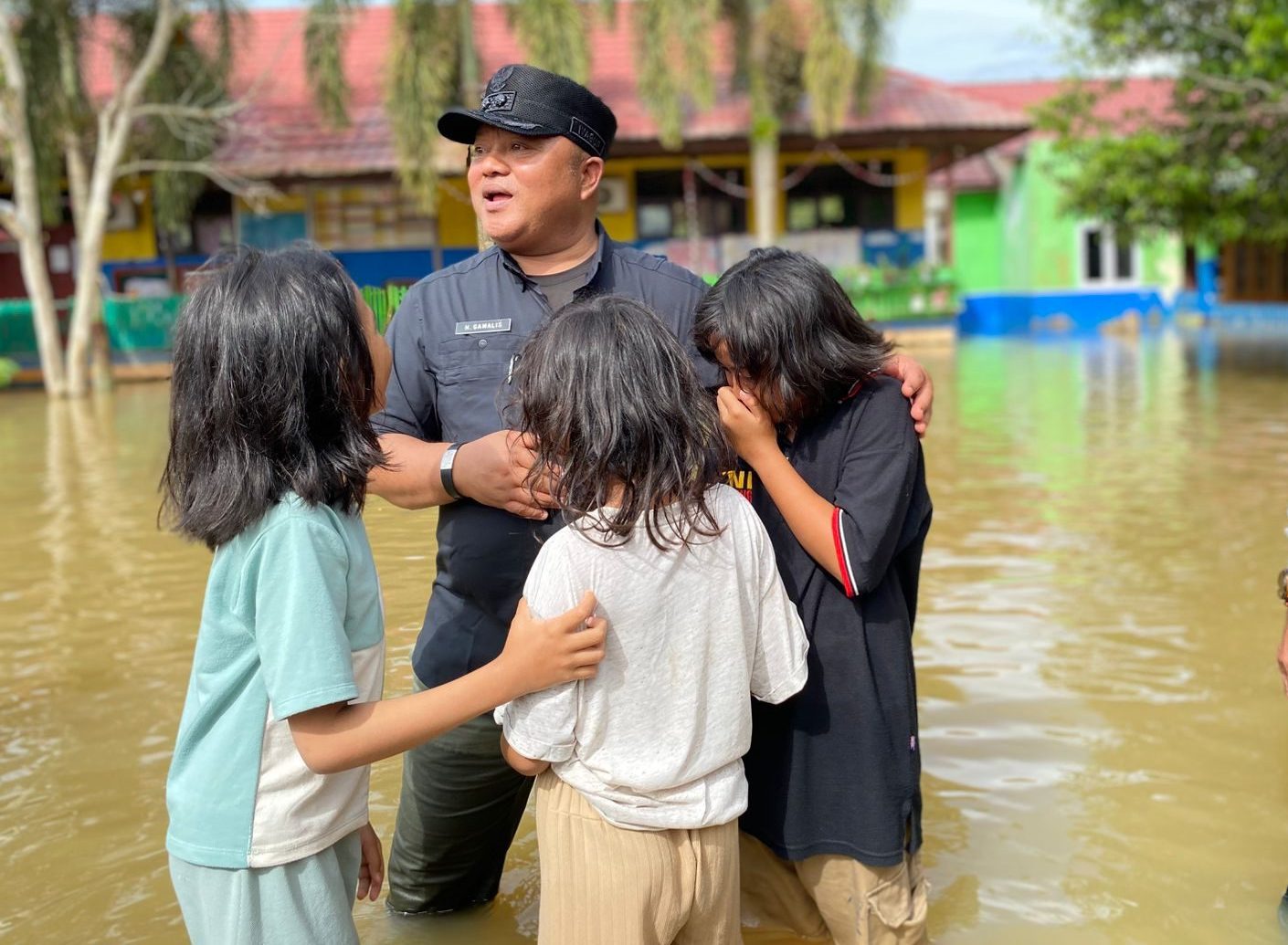 Gamalis Tinjau Banjir Segah, Fasilitas Umum Aman, Sekolah Terapkan Belajar dari Rumah