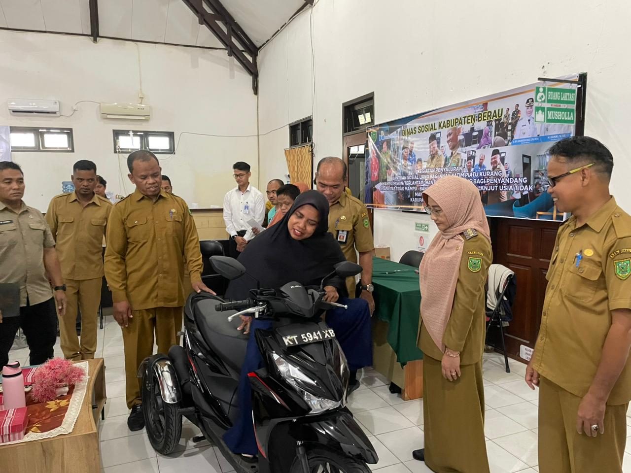 Salurkan BLT Rp630 Juta, Pemkab Berau Jangkau 210 KPM dan 30 Penyandang Disabilitas
