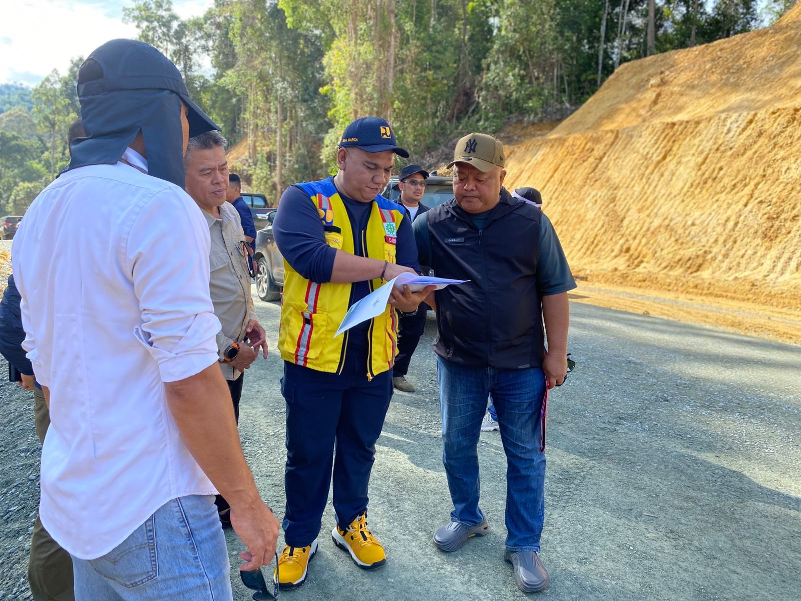 Tersisa 8 Kilometer Jalan Rusak Menuju Pesisir, Ditargetkan Mulus Tahun Depan Meski Anggaran Cekak