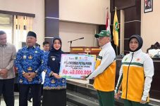 Cairkan Rp1,19 Miliar Bonus Atlet PON dan Peparprov, Sri Juniarsih: Ini Penghargaan Untuk Atlet Berprestasi