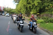 Tips Cari Aman Berkendara Dalam Kondisi Hujan Saat di Jalan Raya