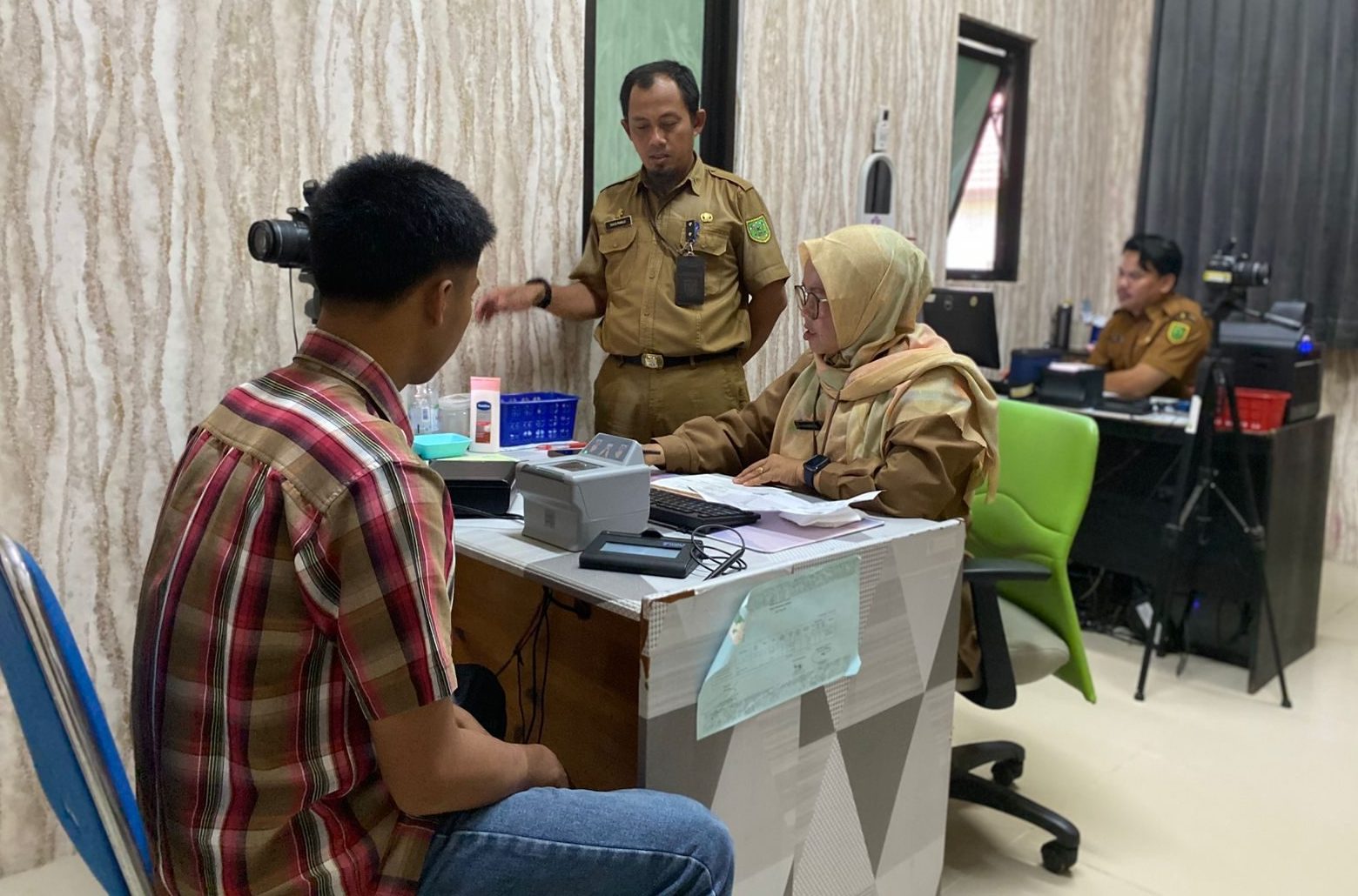 Antusias Meningkat, Disdukcapil Berau Tetap Layani Masyarakat saat Libur Nataru