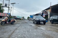 Warga Mangga III Harus Bersabar, Perbaikan Jalan Tertunda hingga 2026