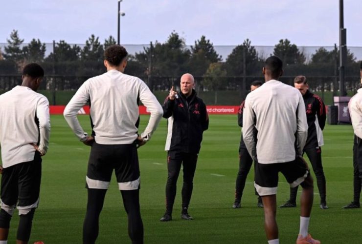 Arne Slot Kehilangan Kepercayaan Pemain Liverpool, Nasib Sang Pelatih di Ujung Tanduk