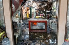 Kondisi Terkini Usai Kebakaran di Jalan Milono Tanjung Redeb: Damkar Siaga – Garis Polisi Terpasang