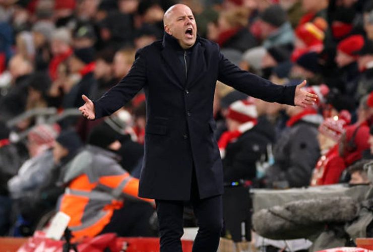 Liverpool Tak Akan Pecat Arne Slot Hanya Karena Xabi Alonso Sedang Nganggur