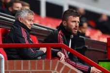 Manchester United Bimbang Pilih Ole Gunnar Solksjaer atau Michael Carrick Jadi Pelatih Sementara