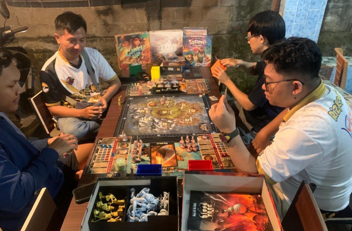 Mengenal Komunitas Board Game Berau, Seru-seruan Main Bareng Ular Tangga – Monopoli