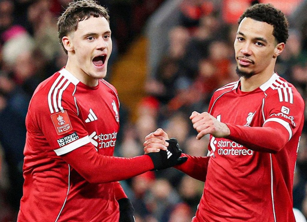 Selebrasi Florian Wirtz dan Hugo Ekitike di Laga FA Cup Liverpool vs Barnsley (X/@LFC)
