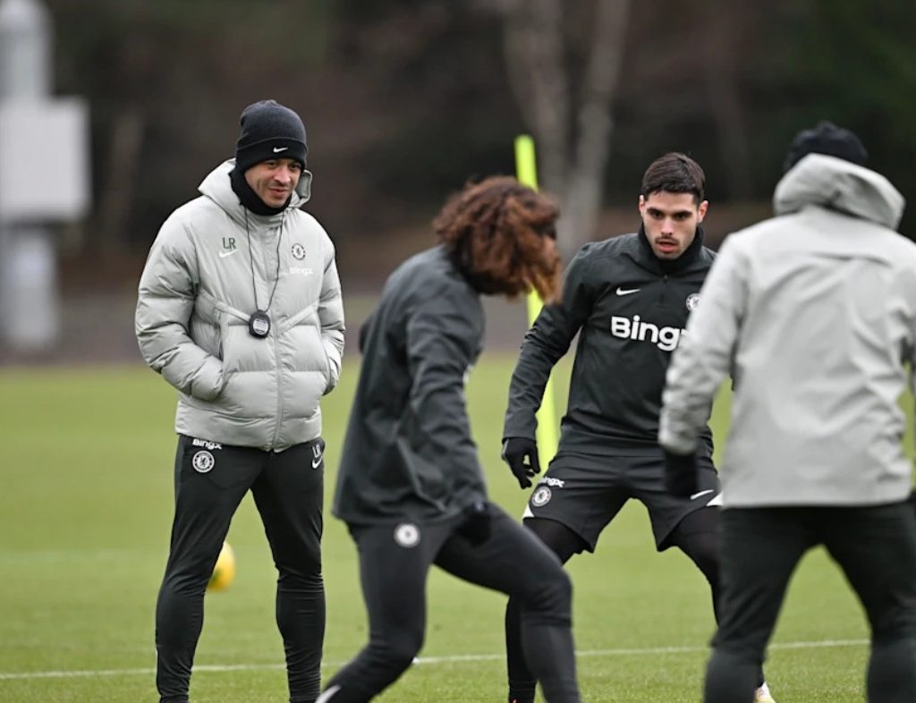 Liam Rosenior di sesi latihan Chelsea (chelseafc.com)