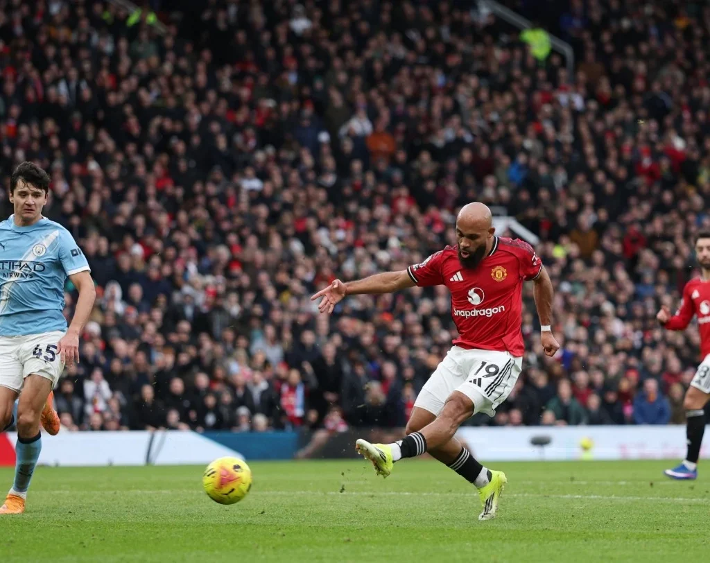 Bryan Mbeumo saat cetak gol dalam laga Derby Manchester di Liga Inggris (X/@premierleague)