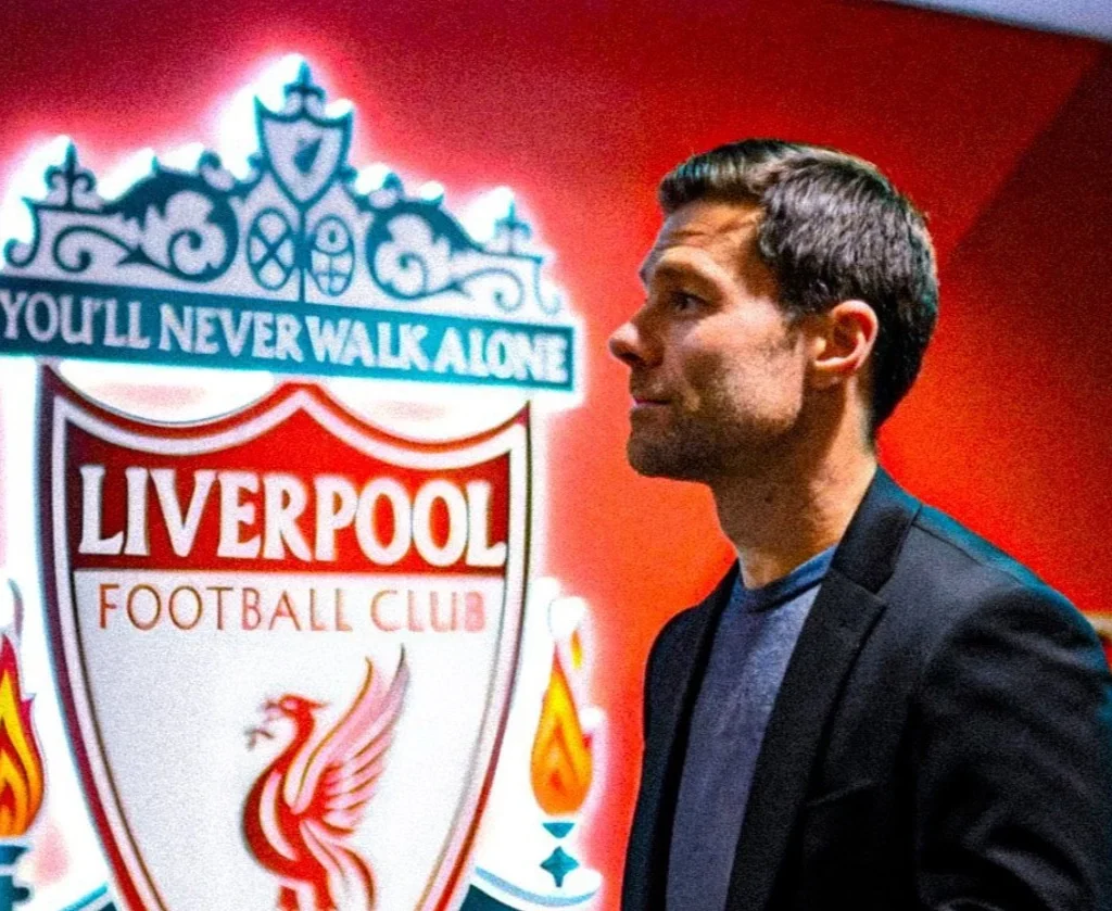 Xabi Alonso saat berada di Anfield kandang Liverpool (X/@LFCPhoto)