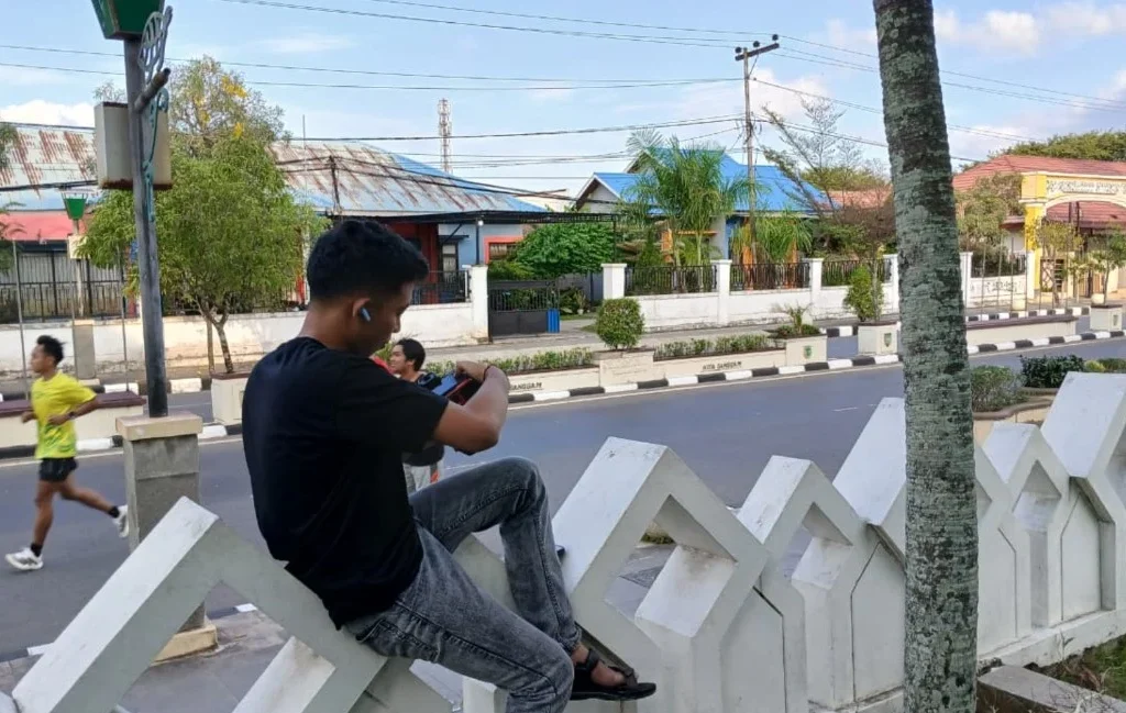 Fotografer jalanan di Tanjung Redeb, Berau (Adrikni/BT)