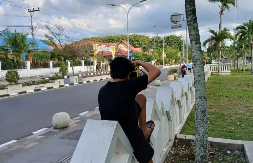 Fotografer jalanan di Tanjung Redeb, Berau (Adrikni/BT)