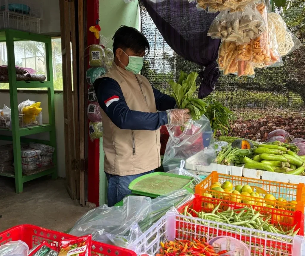 Dinas Pangan Berau saat melakukan pemeriksaan keamanan pangan (Ist)