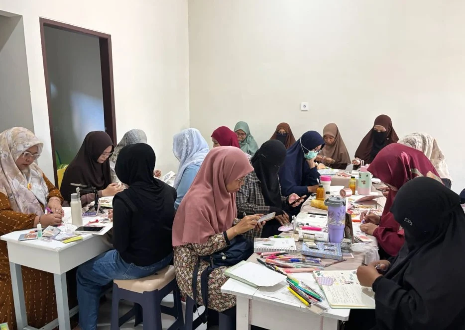 Kegiatan Ecocraft Journaling yang digelar oleh Bumi Lumi (Ist)