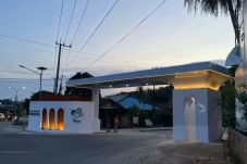 Kembangkan Wisata Sejarah, Disbudpar Berau Bangun Gapura – Revitalisasi Bioskop Teluk Bayur