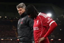 Jeremie Frimpong Cidera, Krisis Lini Belakang Liverpool Berlanjut