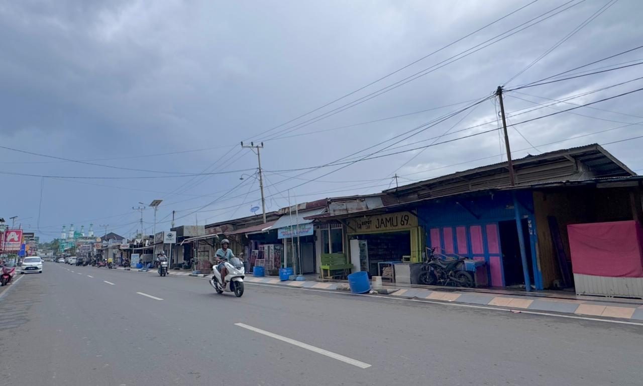 Kawasan ruko di Jalan AKB Sanipah I, Tanjung Redeb, yang merupakan aset milik Pemkab Berau. (ZUHRI/BT)