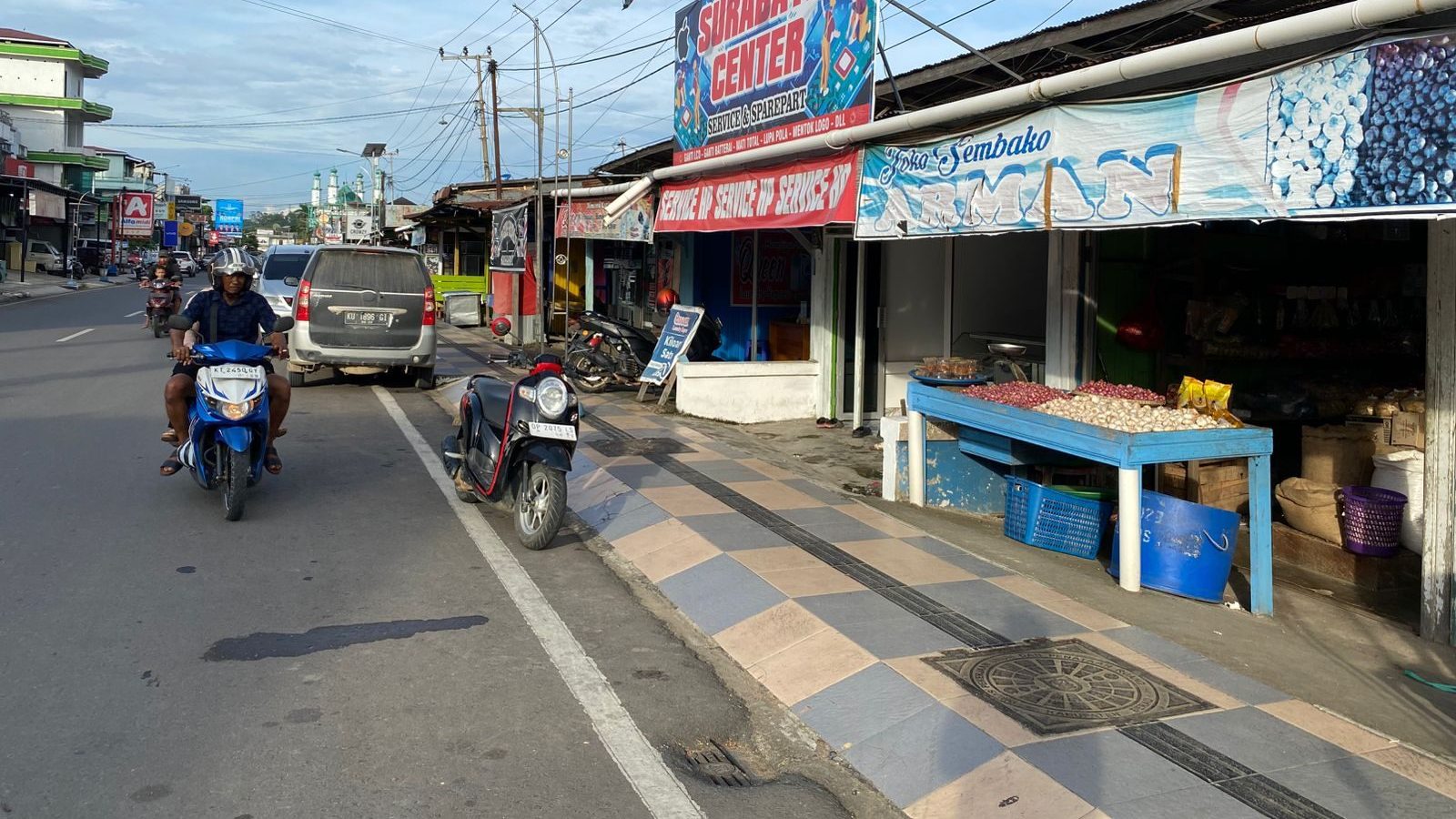 Jejeran kios berukuran 4x6 milik Pemkab Berau yang berada di Jalan AKB Sanipah I, Tanjung Redeb. (Sulaiman/BT)