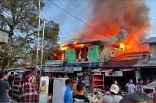Jalan Milono Membara, 2 Bangunan Hangus Dilalap Api, 7 Unit Damkar Dikerahkan