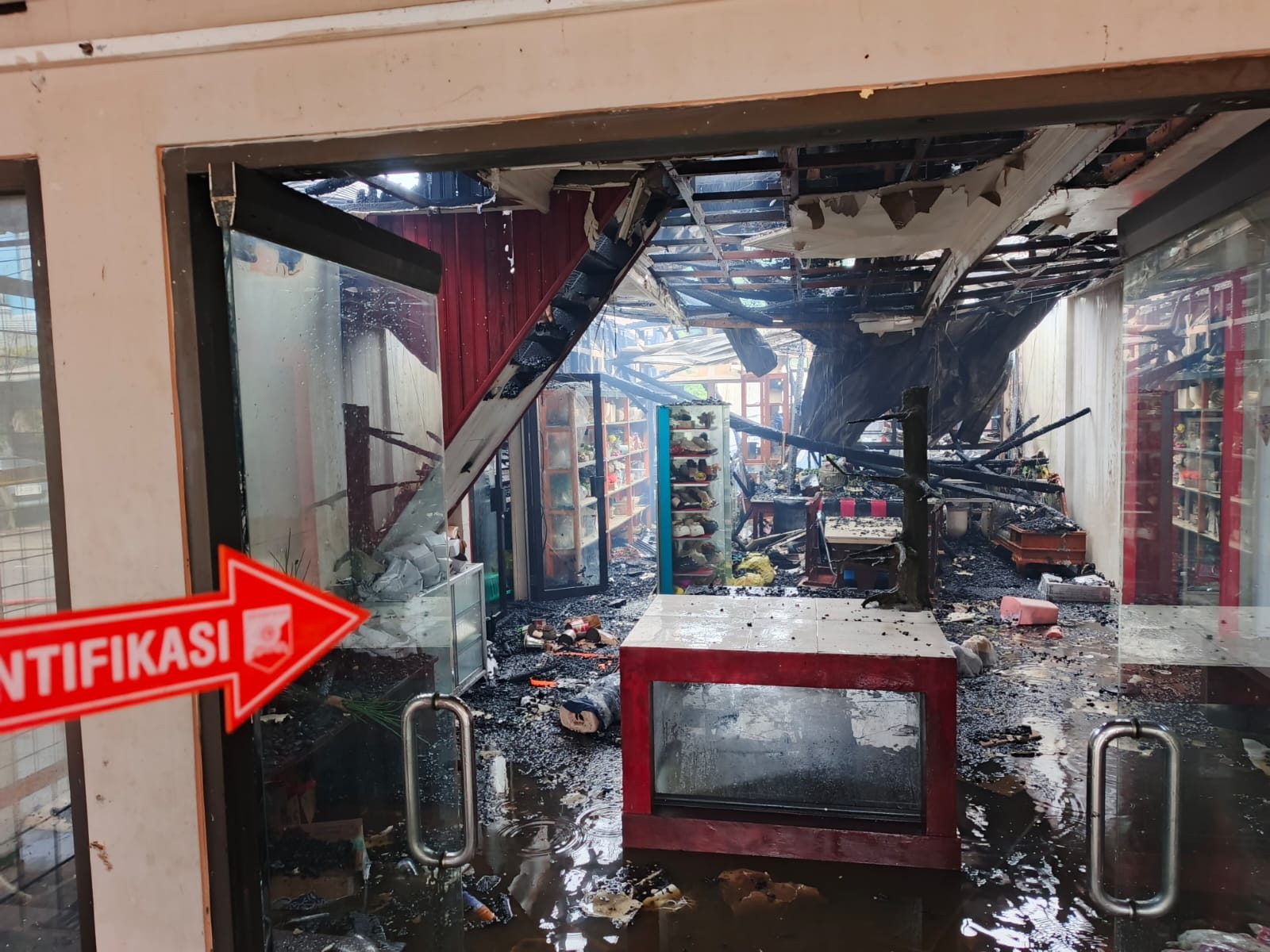 Korsleting Listrik Diduga Jadi Penyebab Kebakaran di Jalan Milono