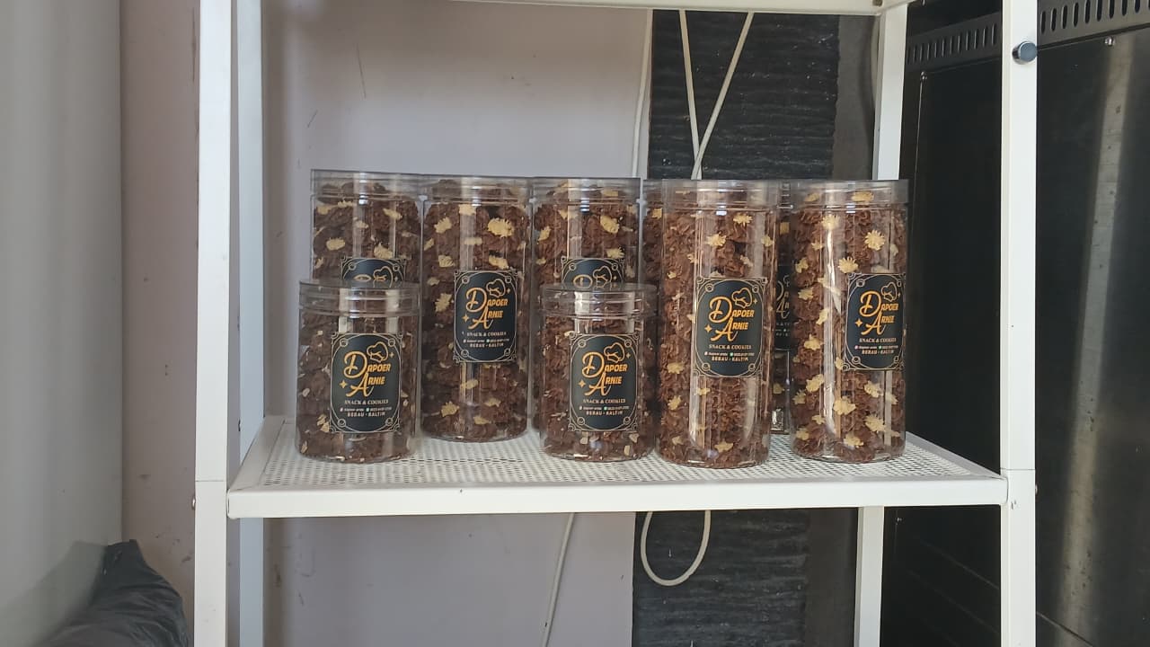 Cerita Suharni Membangun Dapoer Arnie, Berawal dari 10 Butir Telur hingga Jadi Ikon Kue Premium Berau