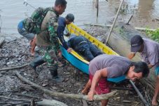 Insiden Perahu Terbalik di Perairan Sukan Tengah, Suami Ditemukan Meninggal, Istri Selamat Berpegangan di Pohon Nipah