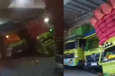 Kapal Miring Saat Sandar di Pelabuhan Semayang Balikpapan, Seorang Warga Berau Jadi Korban Luka