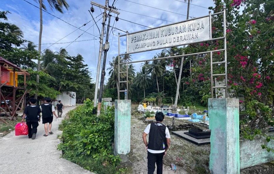 Pemakaman Kuburan Kuda Pulau Derawan Berau (Zuhrie/BT)