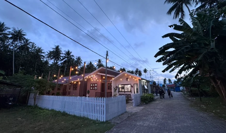 Coffee shop di Pulau Derawan Berau (Zuhrie/BT)