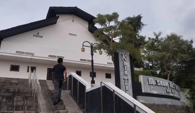 Gedung Kamar Bola atau Museum Batu bara Teluk Bayur (Fawdi/BT)