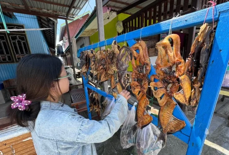 Ikan Pundang Khas Pulau Derawan Berau: Ikan Kering Gurih Jadi Buruan Wisatawan