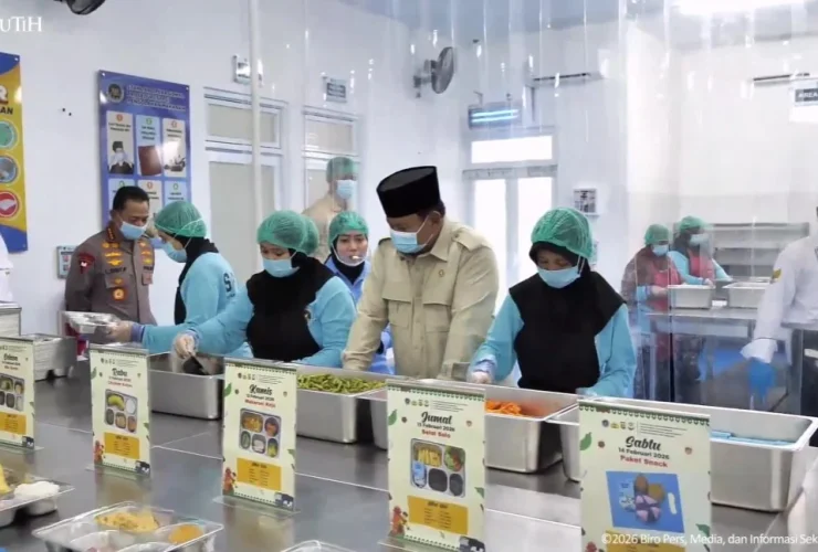 Prabowo Tak Akan Stop Program MBG: Apa yang Salah Gelontor Uang untuk Rakyat?