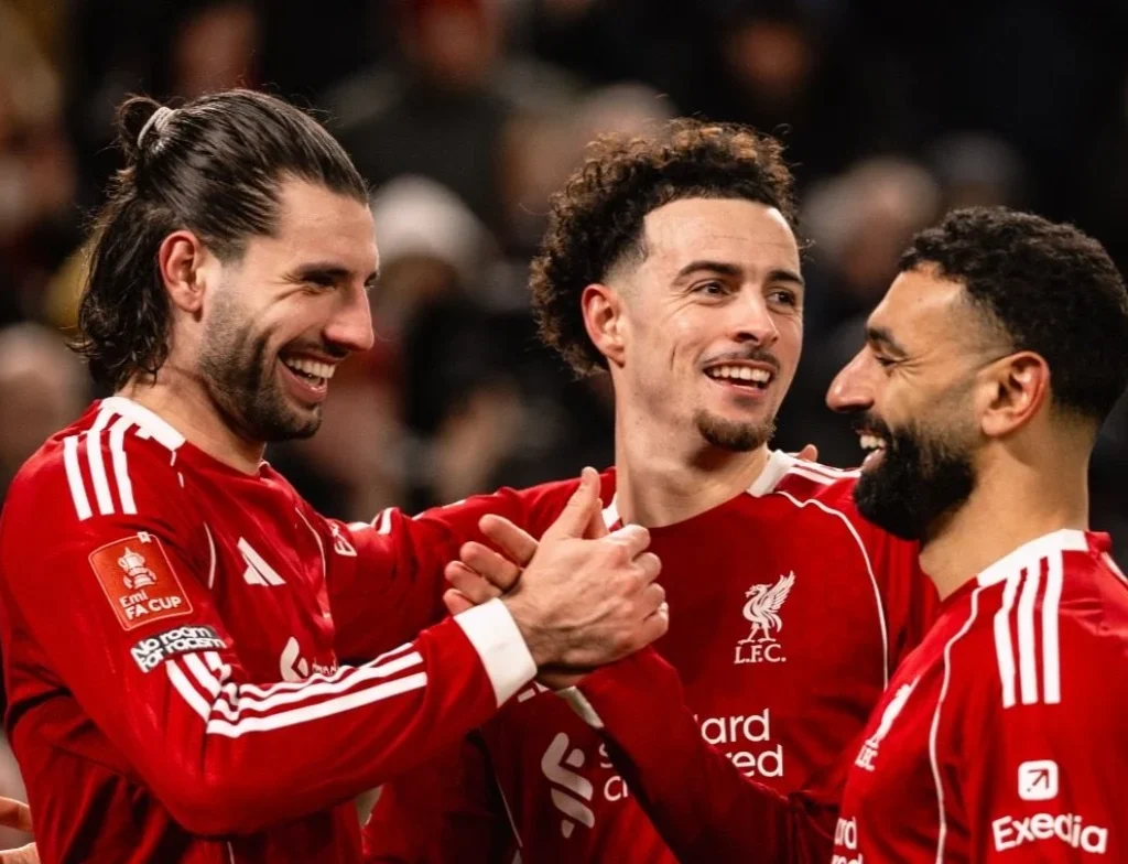 Selebrasi Dominik Szoboszlai Mohamed Salah dan Curtis Jones di laga FA Cup (X/@LFC)