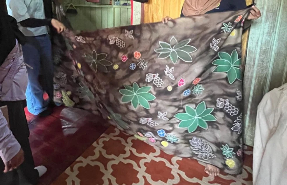 Batik dari Kampung Panaan, Kecamatan Kelay. (Dok. Disbudpar Berau)