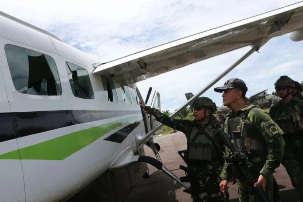 Pasukan Korpasgat TNI AU amankan Bandara Korowai Batu Papua Selatan usai penembakan oleh KKB (Instagram/@militer.udara)