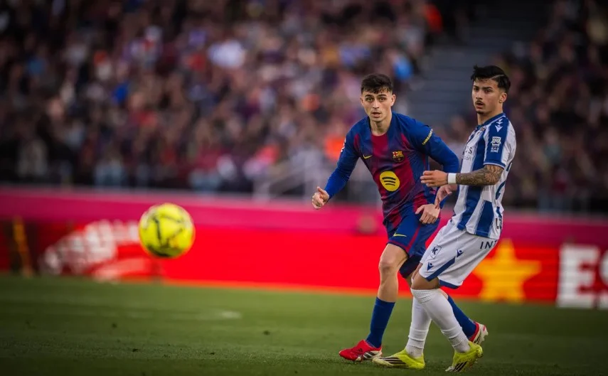 Penampilan Pedri saat beraksi di lapangan. (fcbarcelona.com)