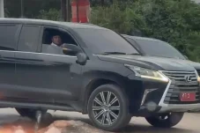 Beli Mobil Mahal Rp8,5 Miliar untuk Gubernur Harum, Pemprov Akui Kualitas Buruk Infrastruktur Kaltim