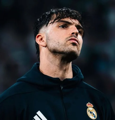 Bek Real Madrid Raul Asencio mengunggah fotonya di instagram pribadinya @asencio. (instagram/@asencio)