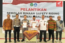 Wujudkan Komitmen Keselamatan Berkendara, Astra Motor Kaltim 1 Resmikan Sekolah Binaan Safety Riding di SMKN 6 Balikpapan