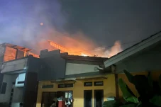 Si Jago Merah Lahap Rumah di Jalan Langsat, Kerugian Ditaksir Capai Rp200 Juta