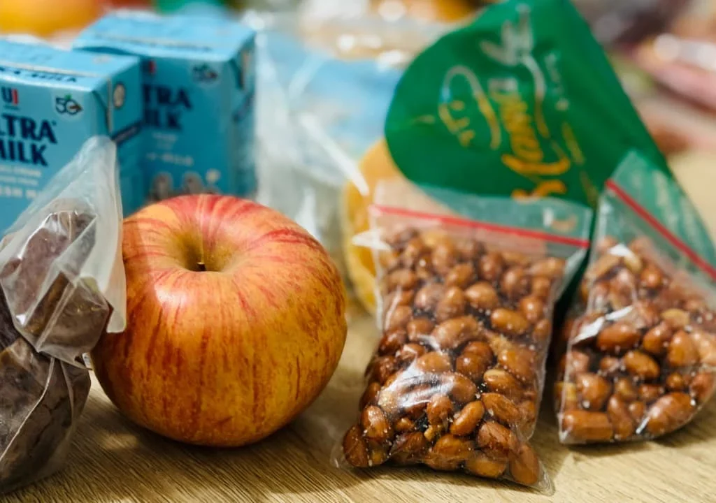 Menu MBG Ramadan yang diterima siswa SMKN 1 Tanjung Redeb, Senin (23/2/2026). (Aidil/BT)