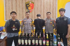 Nekat Jual Puluhan Botol Miras di Bulan Ramadan, Pemuda di Tanjung Redeb Diciduk Polisi