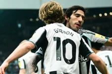 Ide Gila MU: Incar Dua Pemain Newcastle United Sekaligus