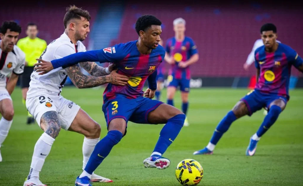 Bek sayap Barcelona, Alejandro Balde. (fcbarcelona.com)