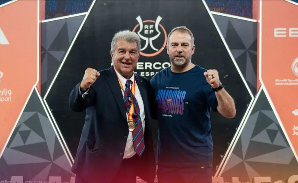 Kedekatan Hansi Flick dengan Presiden FC Barcelona Joan Laporta. (fcbarcelona)