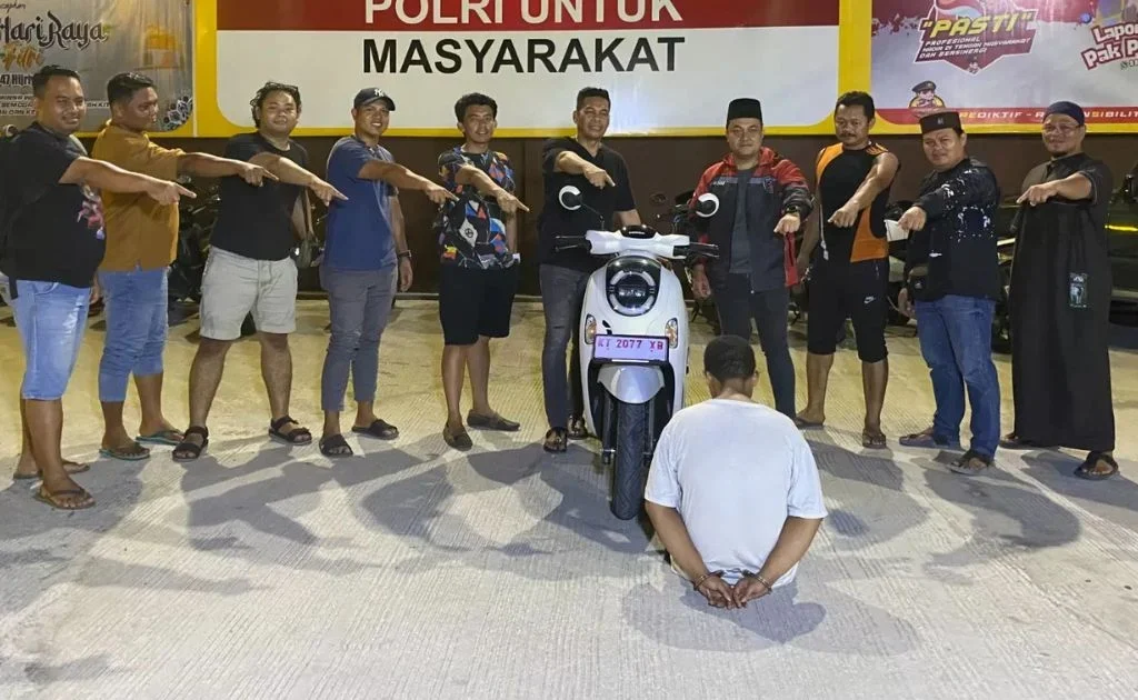 Pelaku MT diamankan di Mapolsek Sungai Pinang, Samarinda. (sapos)